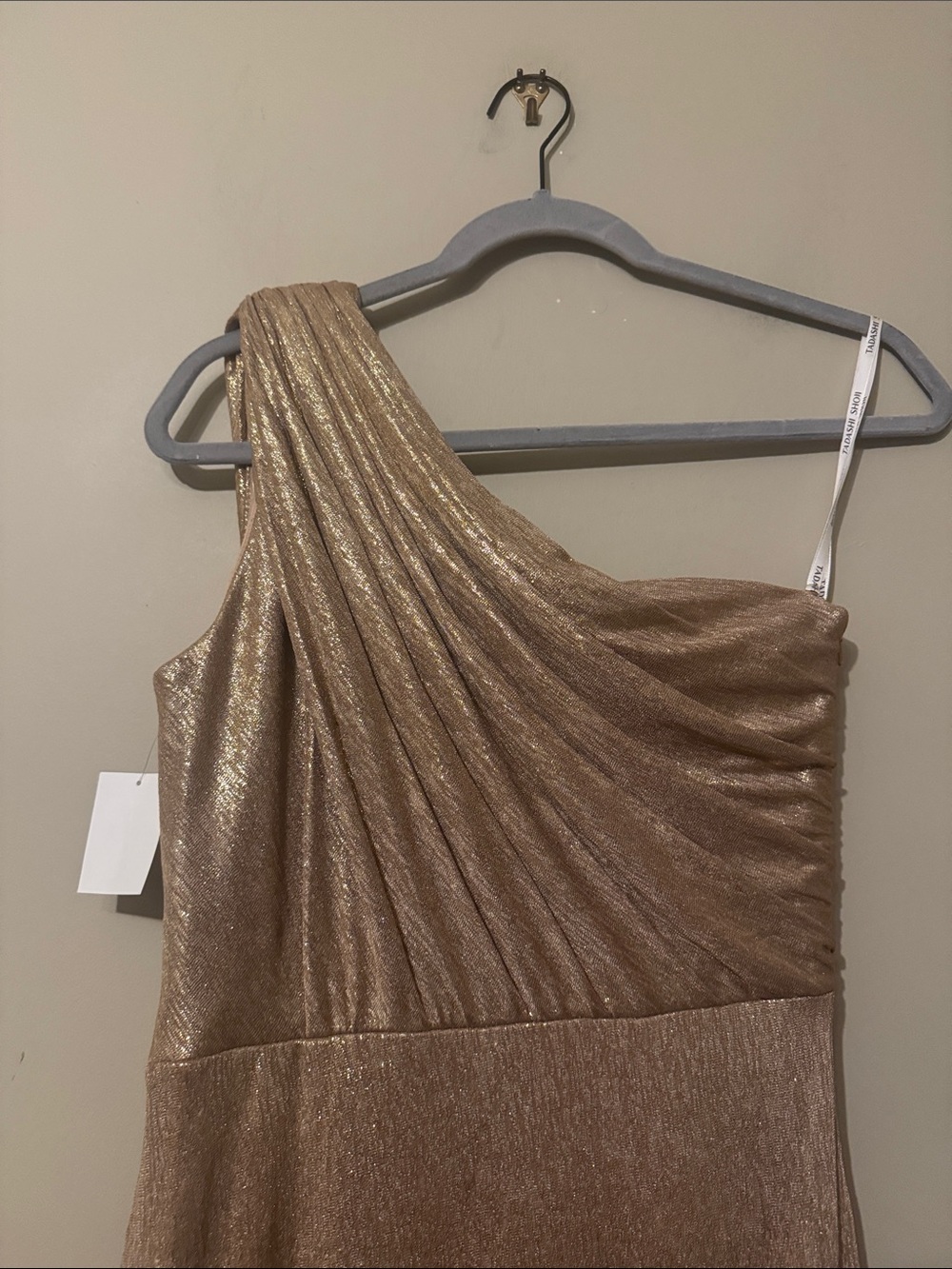NWOT- Tadashi Shoji Foil Ruffle One-Shoulder Gown, Gold Dust, size Medium - Picture 11 of 12